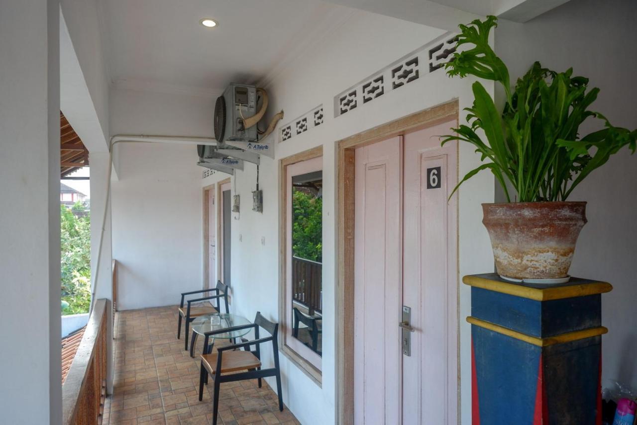 Отель Reddoorz Syariah Near Plengkung Gading 2 Джокьякарта Экстерьер фото