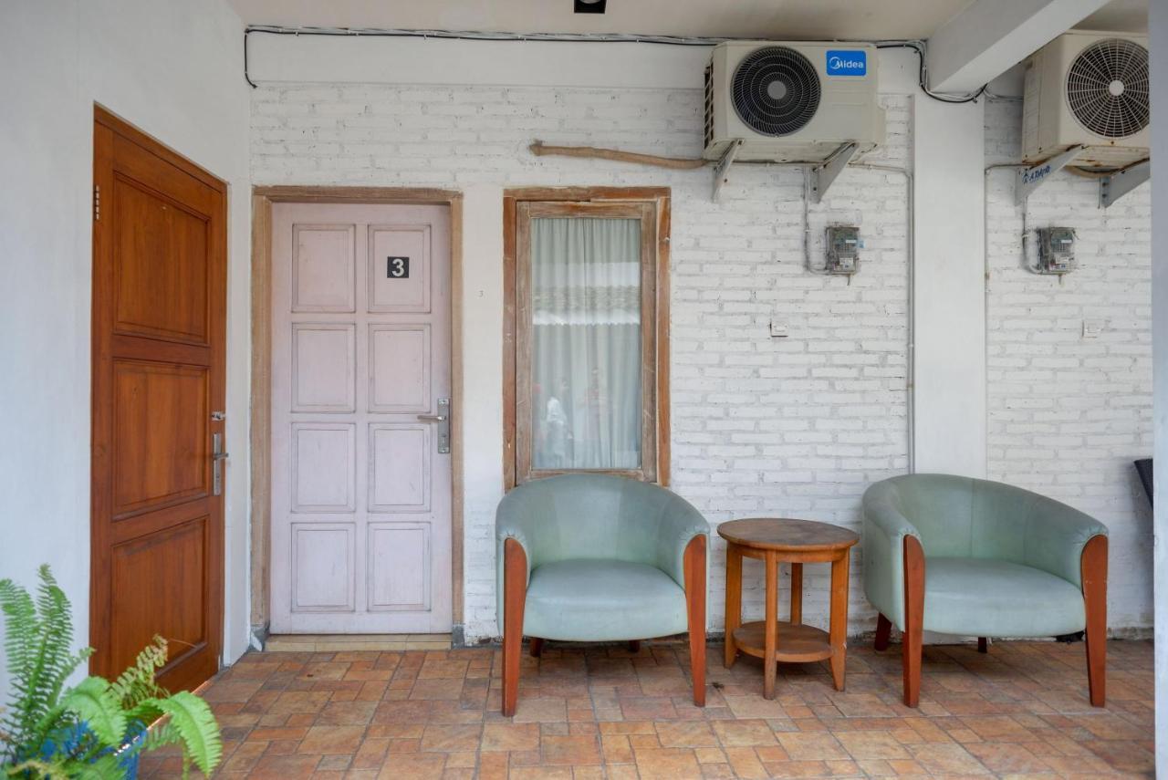 Отель Reddoorz Syariah Near Plengkung Gading 2 Джокьякарта Экстерьер фото