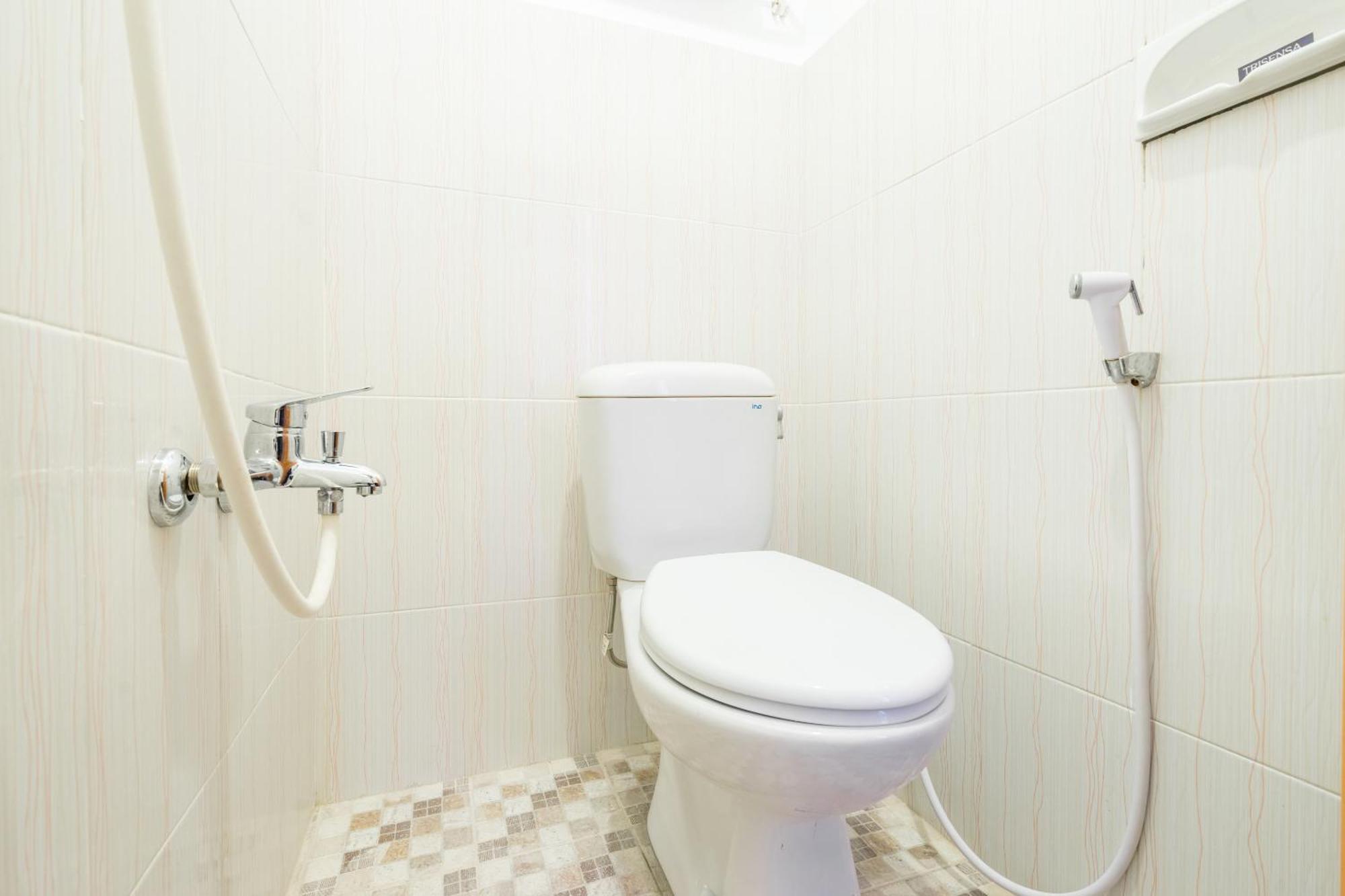Отель Reddoorz Syariah Near Plengkung Gading 2 Джокьякарта Экстерьер фото